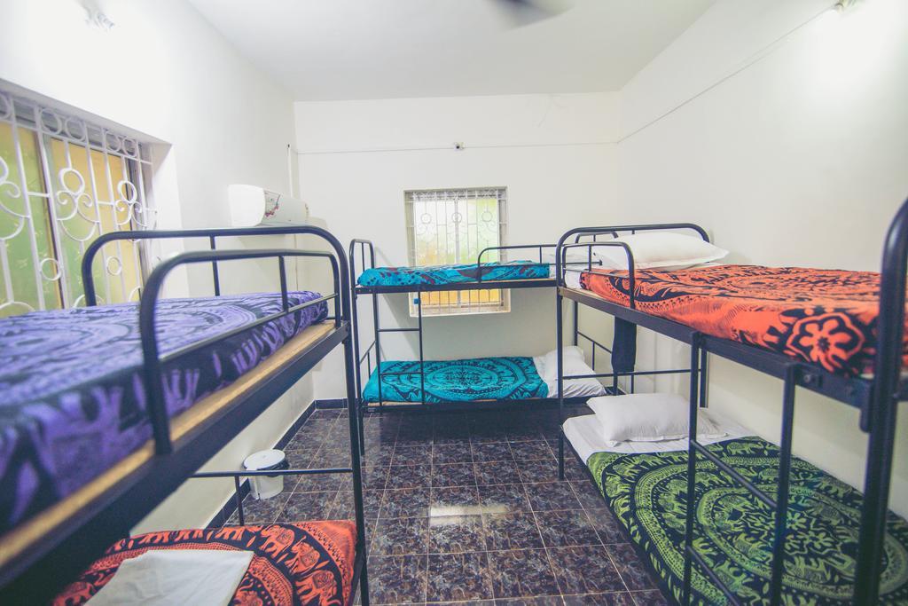 Anjuna By Roadhouse Hostels Goa Camas de albergue foto